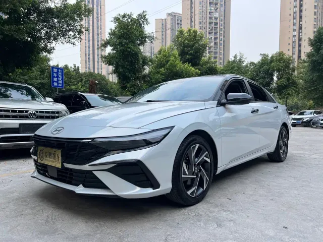 Фотография автомобиля — Hyundai Elantra