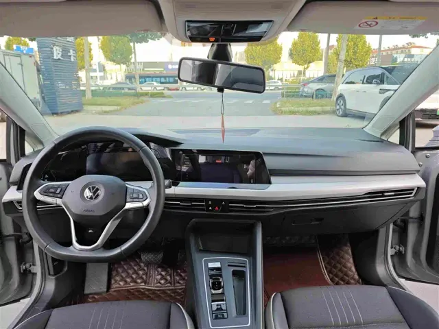 Volkswagen Golf — Фото автомобиля 17