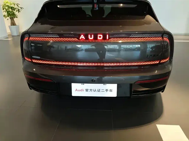 Audi E5 Sportback — Фото автомобиля 6