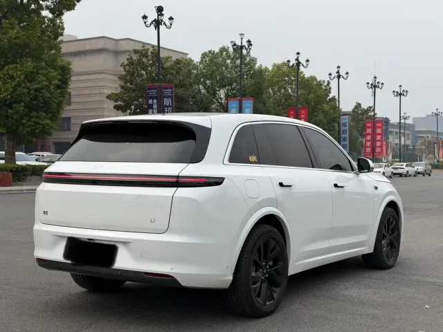 Li Auto L7 — Фото автомобиля 15