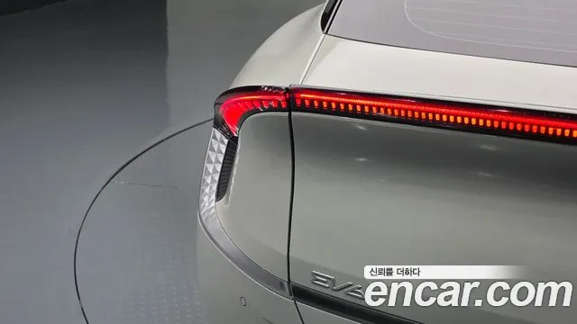 Kia EV6 — Фото автомобиля 22