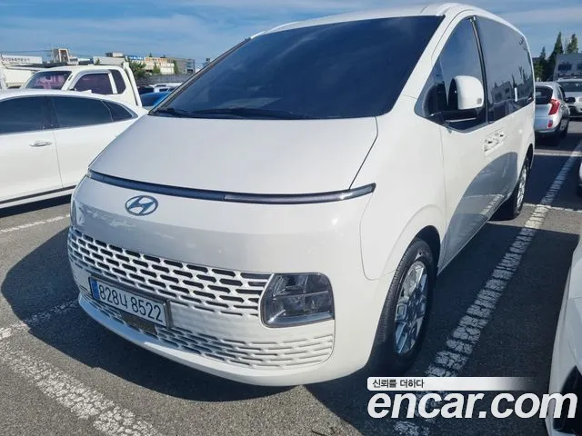 Фотография автомобиля — Hyundai Staria