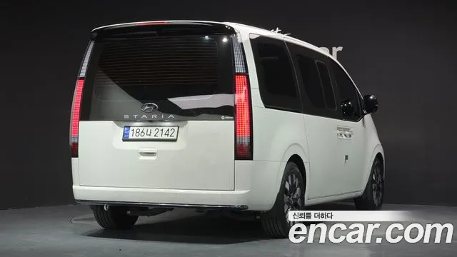 Hyundai Staria Staria L3.5 Lounge 9 мест — Фото автомобиля 2