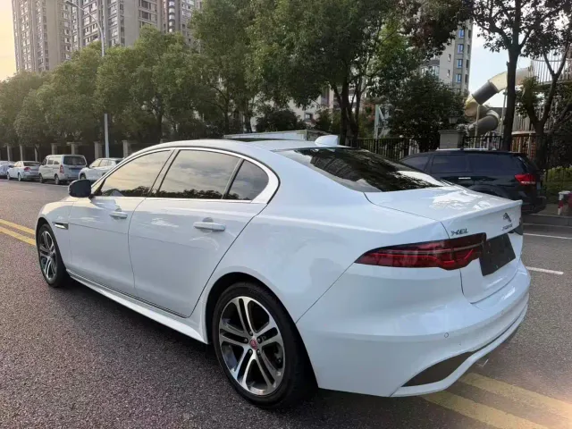 Jaguar XEL — Фото автомобиля 6