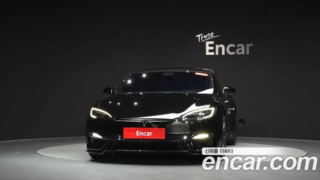 Tesla Model S — Фото автомобиля 3