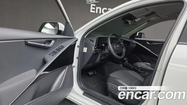 Kia Niro The All New — Фото автомобиля 10