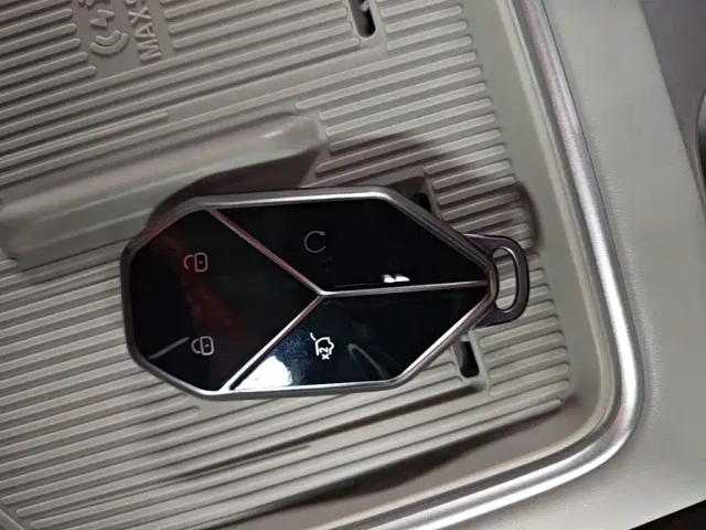 BYD FangChengBao Titanium 7 — Фото автомобиля 8