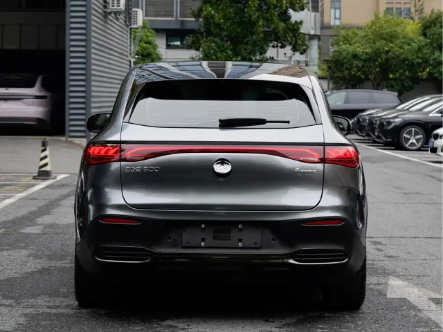 Mercedes-Benz EQE SUV — Фото автомобиля 5