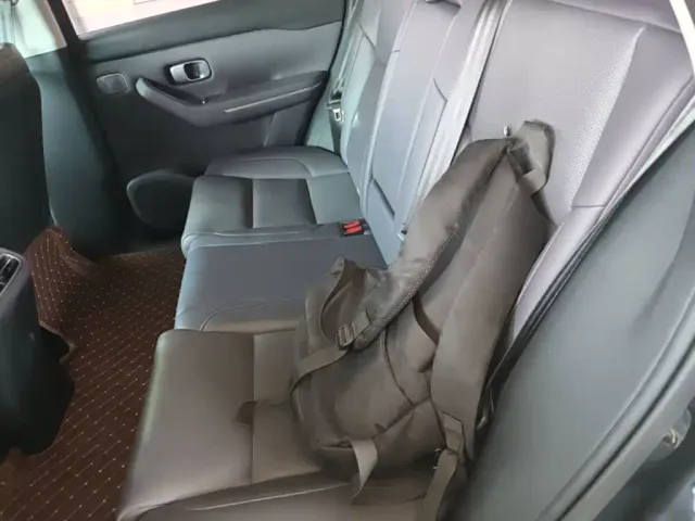 Leapmotor C10 — Фото автомобиля 12