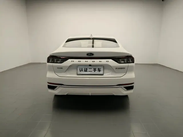 Ford Mondeo — Фото автомобиля 6