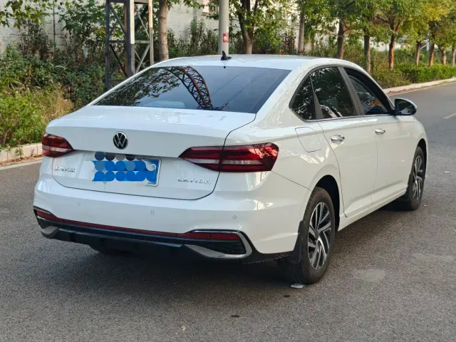 Volkswagen Lavida — Фото автомобиля 6