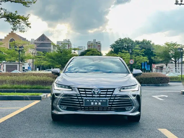 Toyota Avalon — Фото автомобиля 2