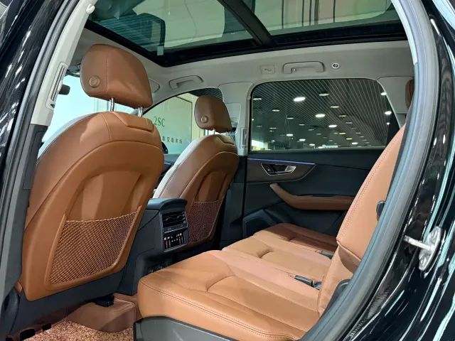 Audi Q7 — Фото автомобиля 7