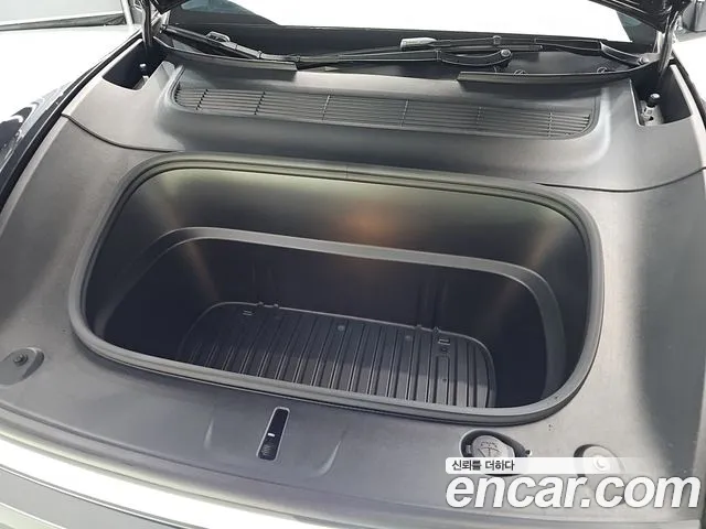 Tesla Model Y — Фото автомобиля 6