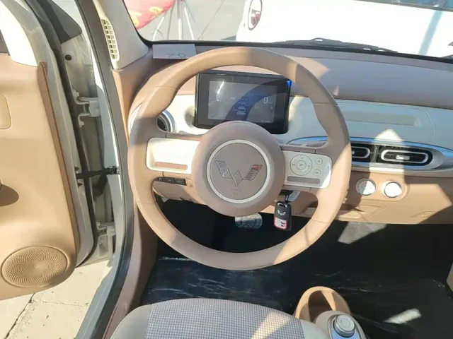 Wuling Hongguang Mini EV — Фото автомобиля 10