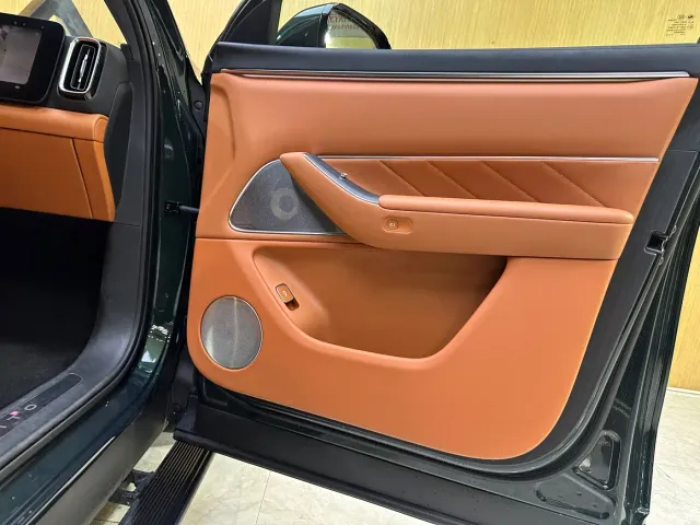 Aito M8 — Фото автомобиля 12