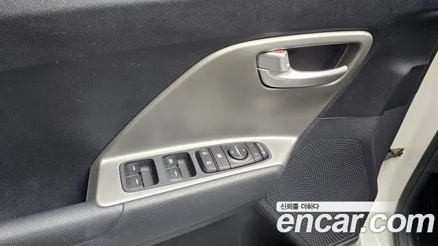 Kia Niro — Фото автомобиля 29