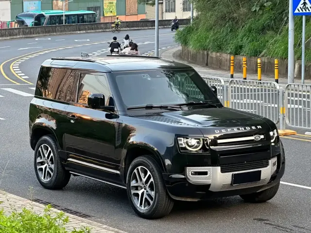 Land Rover Land Rover Defender 2023 Facelift 90 3.0T P400 XS — Фото автомобиля 3