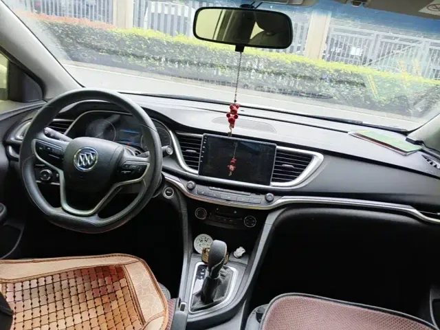 Buick Excelle — Фото автомобиля 11