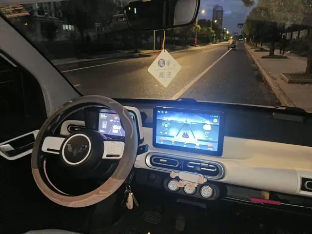 Wuling Hongguang Mini EV — Фото автомобиля 12