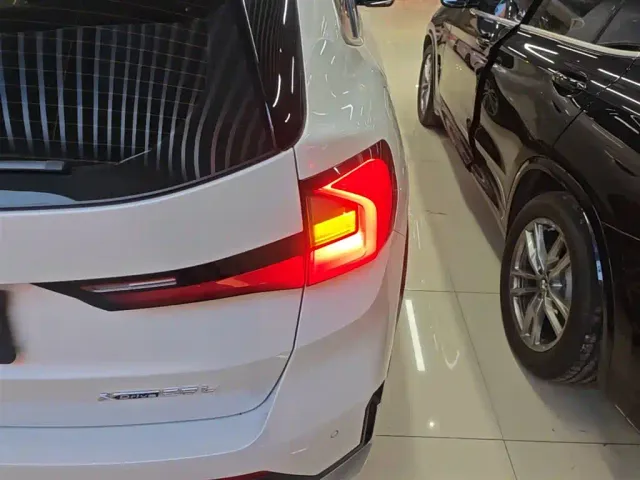 BMW X1 — Фото автомобиля 7