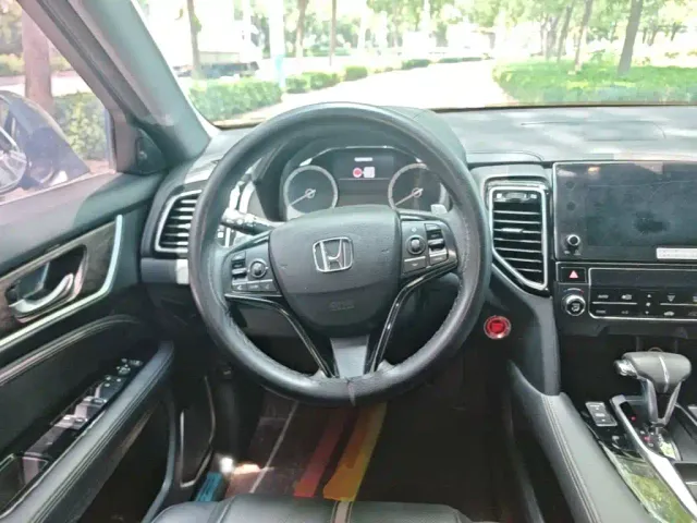 Honda UR-V — Фото автомобиля 10