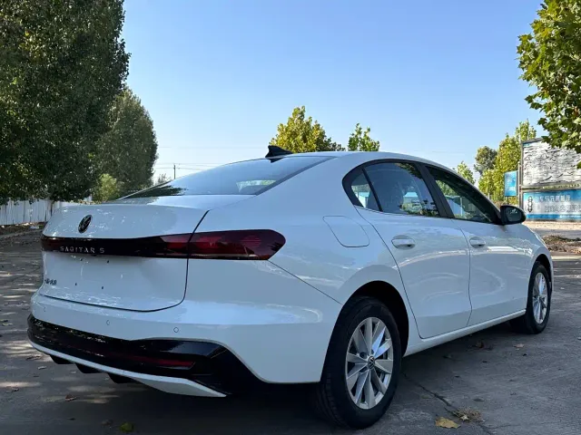 Volkswagen Sagitar — Фото автомобиля 11