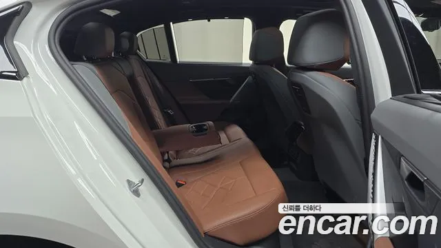BMW 5-Series 5 серия (G60) 530i xDrive M Sport — Фото автомобиля 11