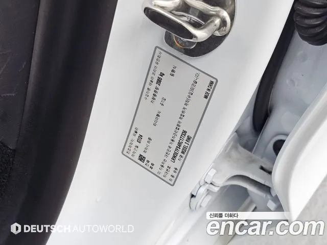 Tesla Model 3 — Фото автомобиля 20