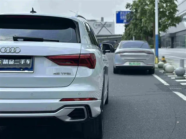 Audi Q3 — Фото автомобиля 11