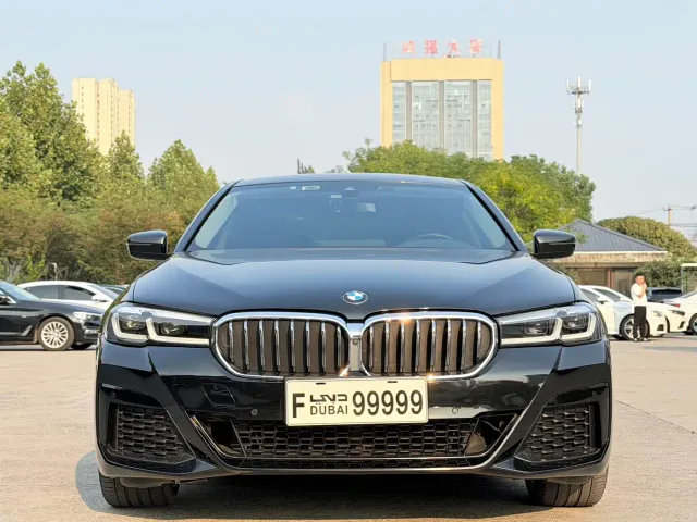 BMW 5 Series — Фото автомобиля 2