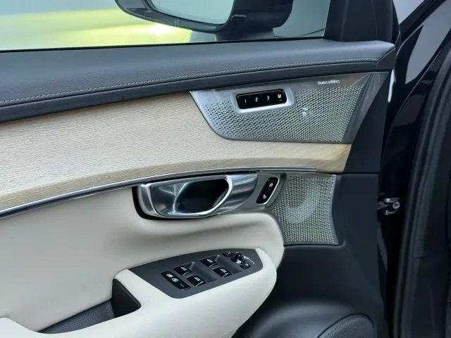 Volvo XC90 — Фото автомобиля 20