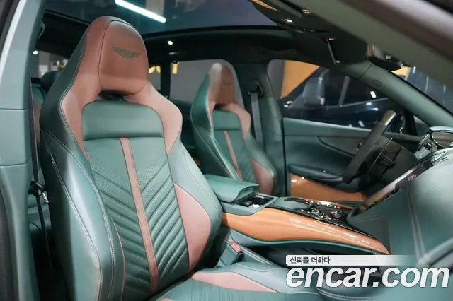 Aston Martin DBX — Фото автомобиля 12