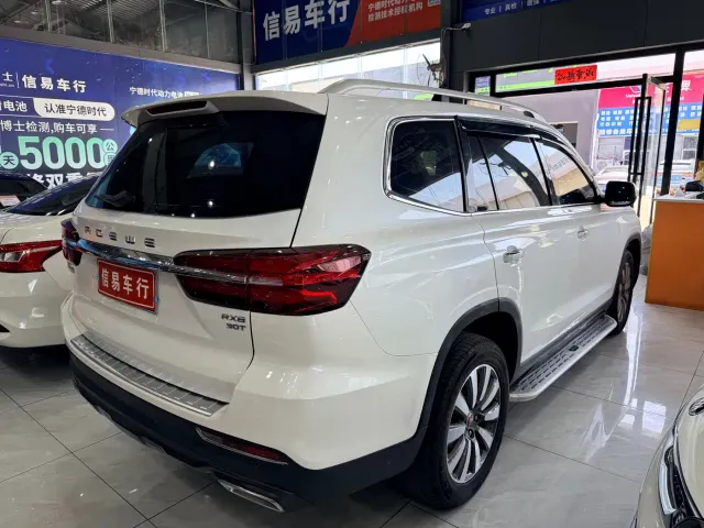 Roewe RX8 — Фото автомобиля 15
