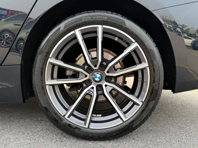 BMW 3 Series — Фото автомобиля 22
