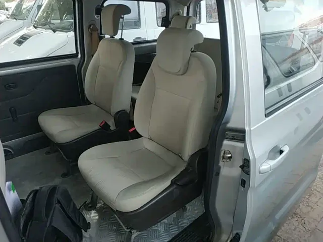 Wuling Hongguang V — Фото автомобиля 12