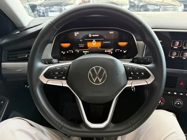 Volkswagen Bora 2023 1.5L Auto Free Ride Limited Edition — Фото автомобиля 14