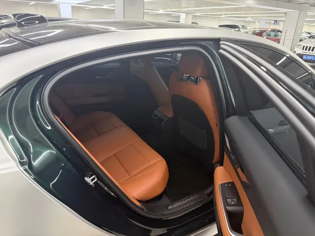 Jaguar XEL — Фото автомобиля 13