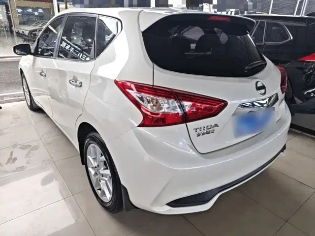 Nissan Tiida — Фото автомобиля 4