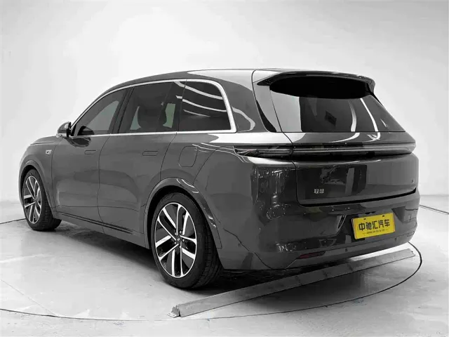 Li Auto L8 — Фото автомобиля 18