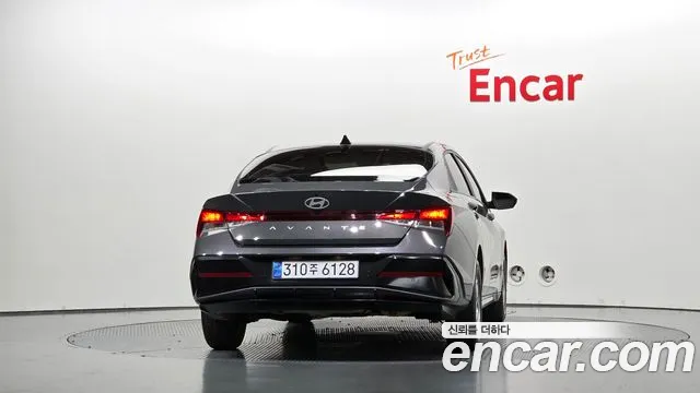 Hyundai Avante CN7 — Фото автомобиля 4