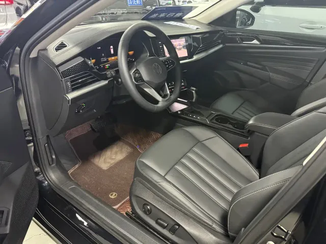 Volkswagen Passat — Фото автомобиля 9