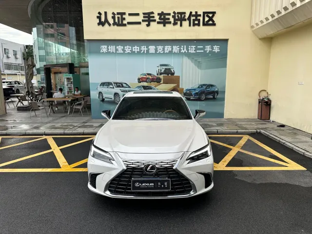 Lexus ES — Фото автомобиля 6