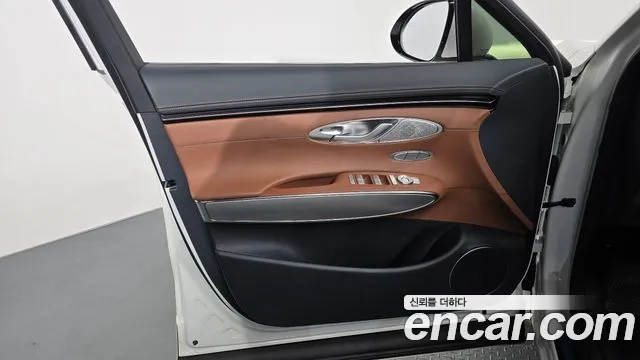 Genesis GV70 — Фото автомобиля 13