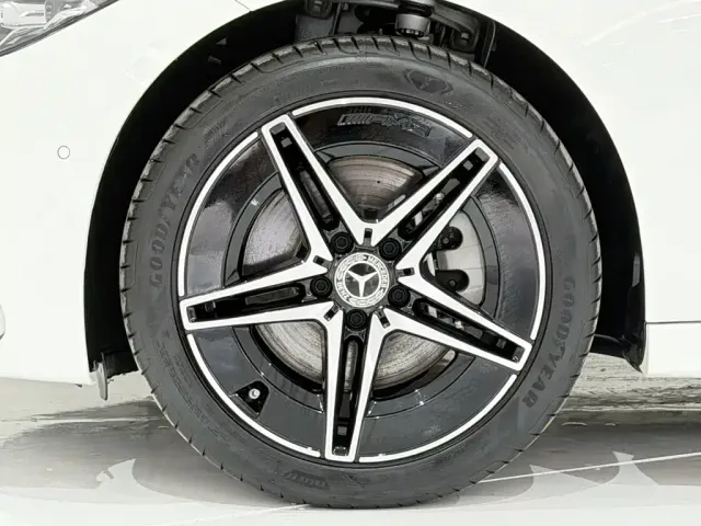 Mercedes-Benz C-Class — Фото автомобиля 11