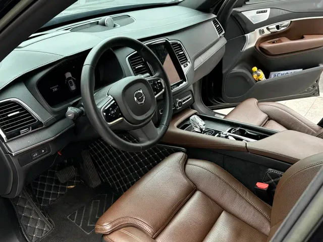 Volvo XC90 — Фото автомобиля 9