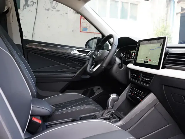 Volkswagen Tiguan L — Фото автомобиля 12