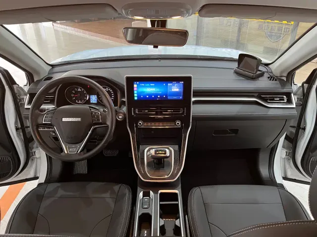 Haval M6 — Фото автомобиля 11