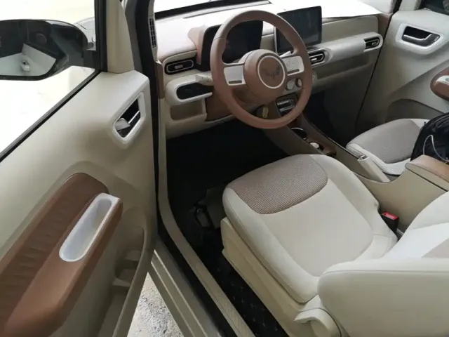 Wuling Hongguang Mini EV — Фото автомобиля 15