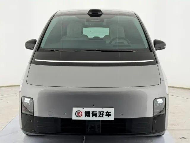 Li Auto MEGA — Фото автомобиля 3